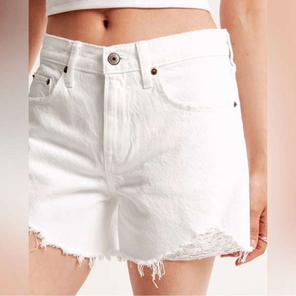 Abercrombie & Fitch High Rise Mom Short White Size 33 / 16 - Picture 1 of 6